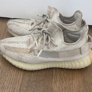 Yeezy Boost 350 V2 in Light Cream